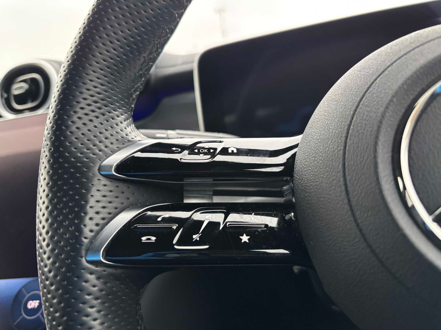 Used Mercedes-Benz GLC 2023 for sale - 76587708: Photo 18