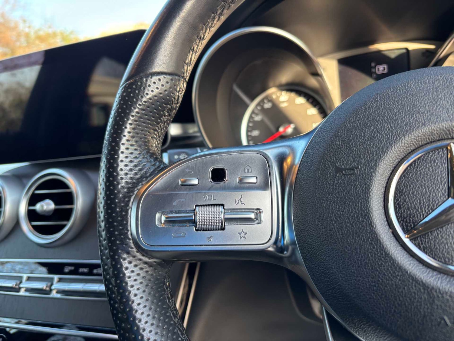 Used Mercedes-Benz GLC 2020 for sale - 77943162: Photo 18