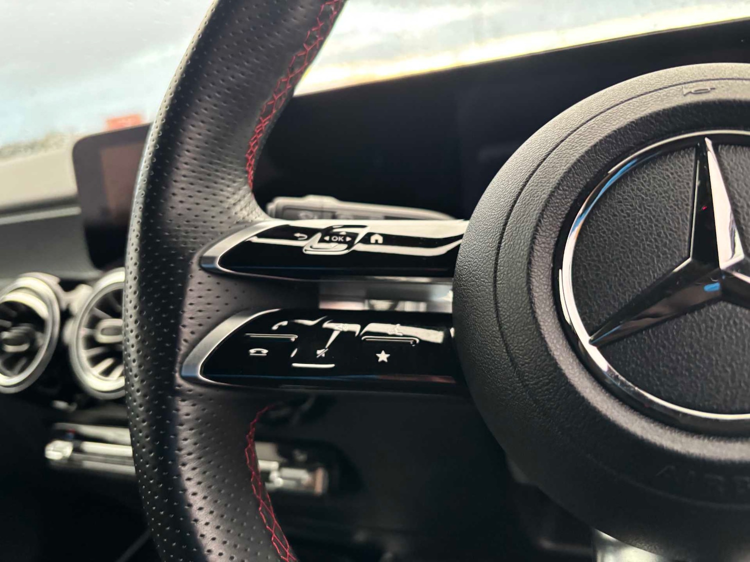 Used Mercedes-Benz GLB 2024 for sale - 76501897: Photo 18