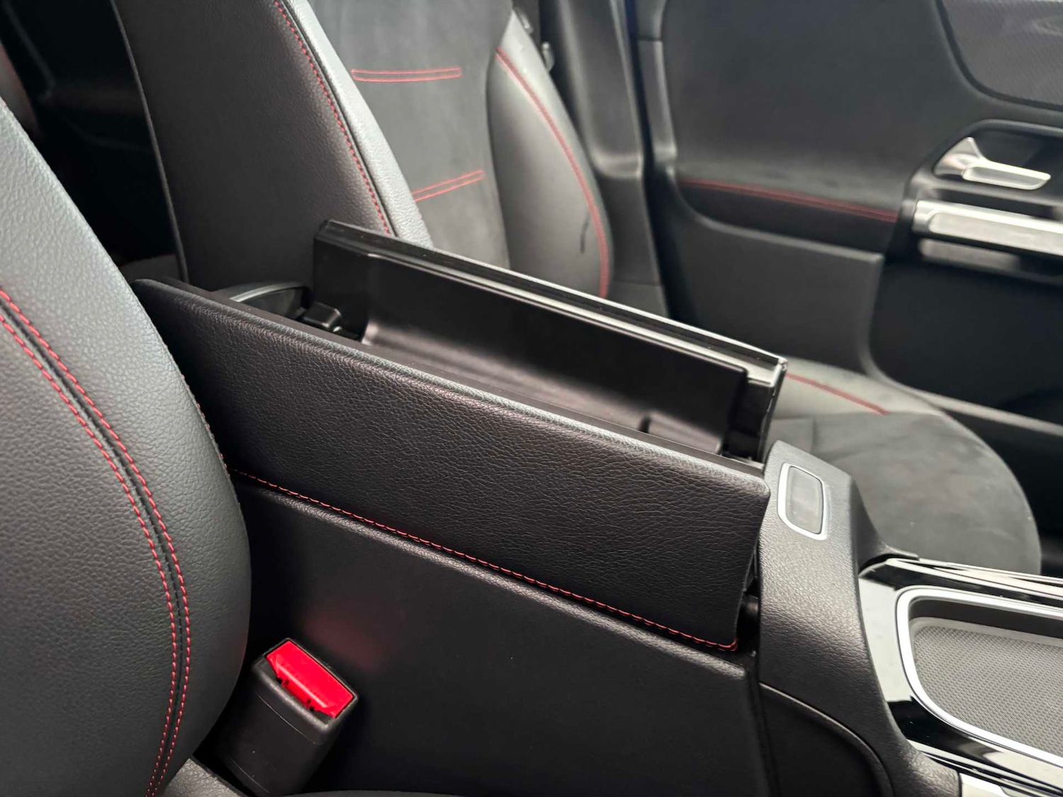 Used Mercedes-Benz GLB 2024 for sale - 76501897: Photo 31