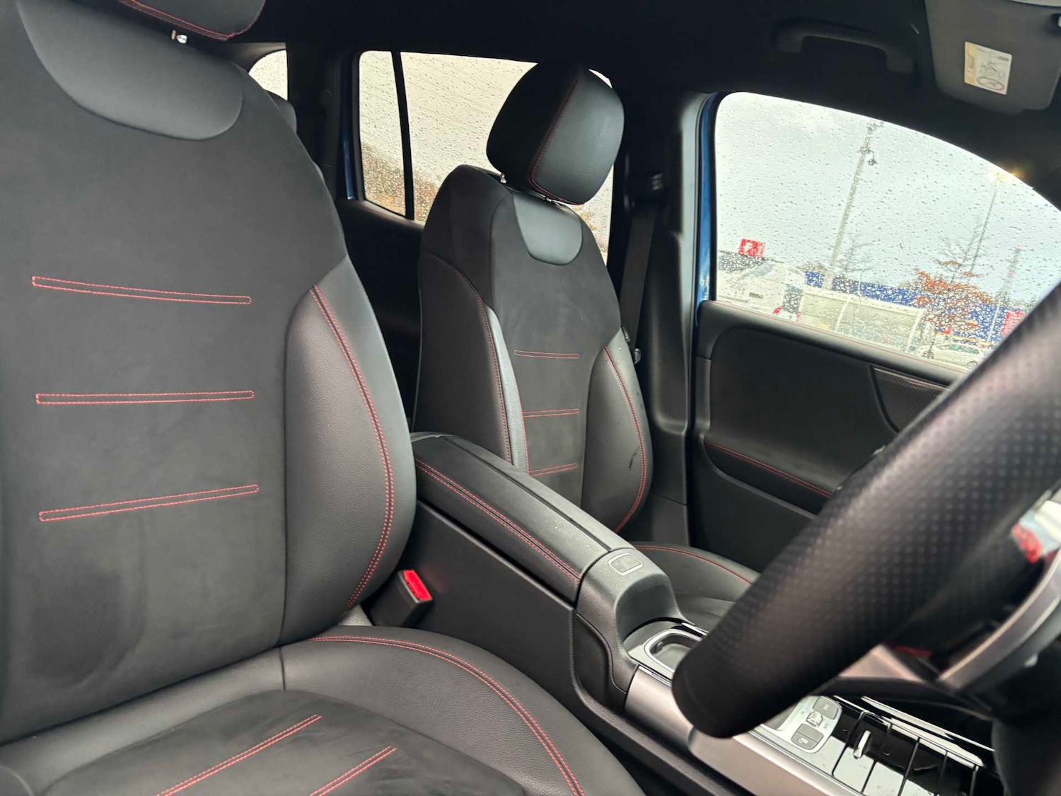 Used Mercedes-Benz GLB 2024 for sale - 76501897: Photo 32