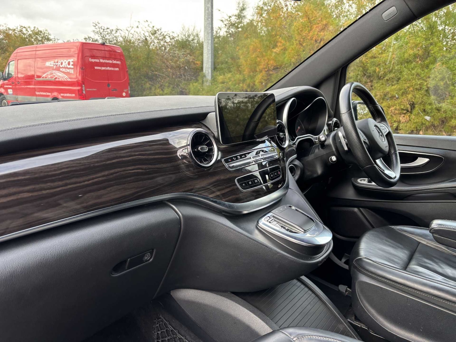 Used Mercedes-Benz V-Class 2020 for sale - 76501899: Photo 11