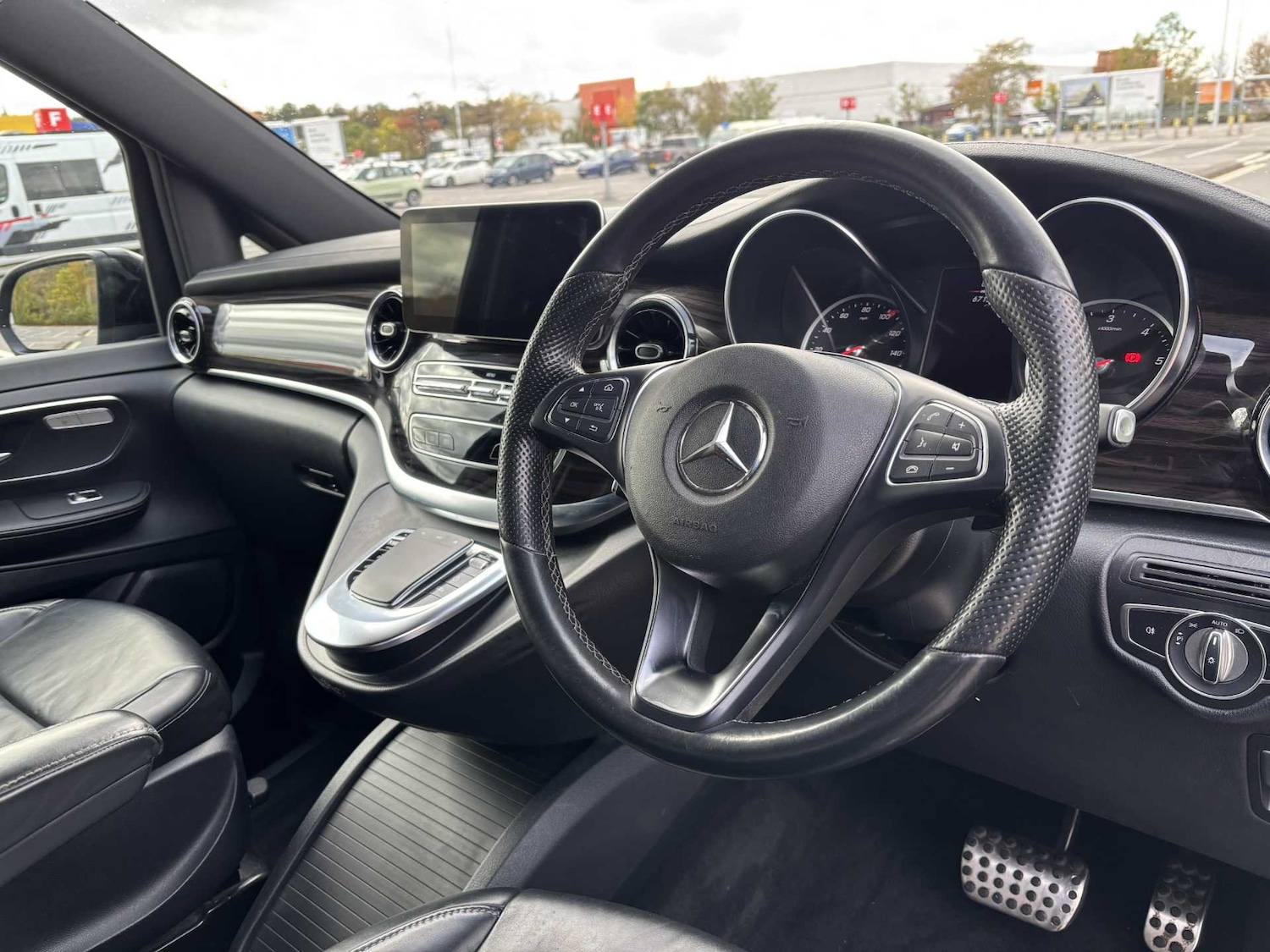 Used Mercedes-Benz V-Class 2020 for sale - 76501899: Photo 13