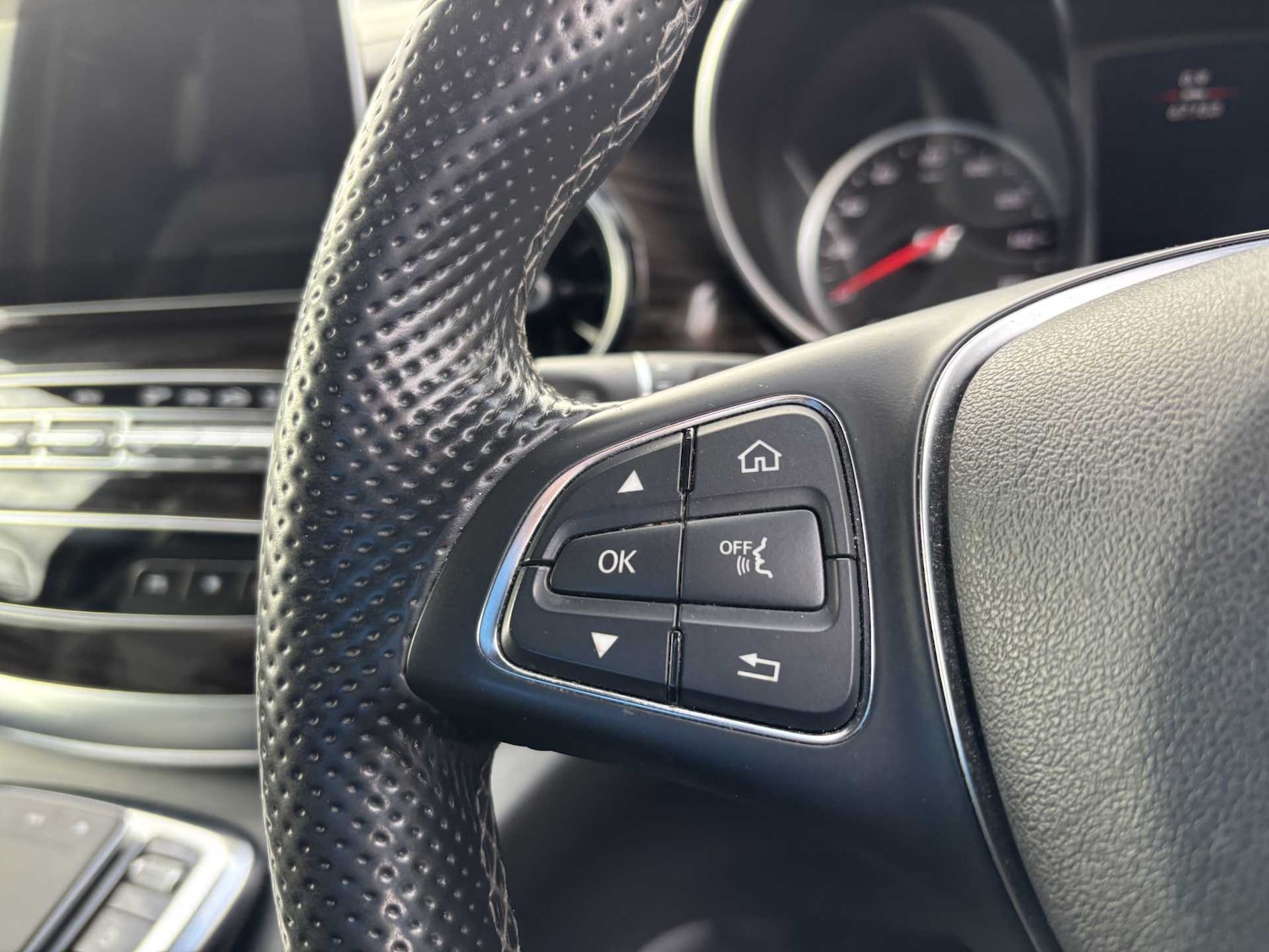 Used Mercedes-Benz V-Class 2020 for sale - 76501899: Photo 18