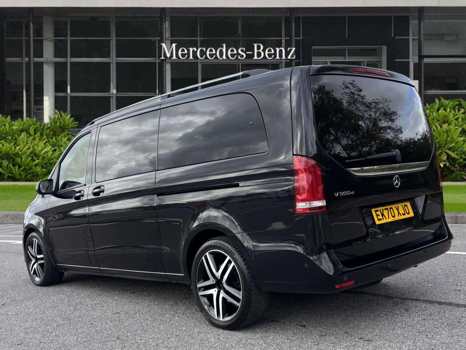 Used Mercedes-Benz V-Class 2020 for sale - 76501899: Photo 2