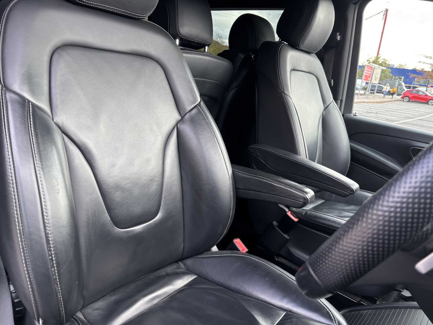 Used Mercedes-Benz V-Class 2020 for sale - 76501899: Photo 32