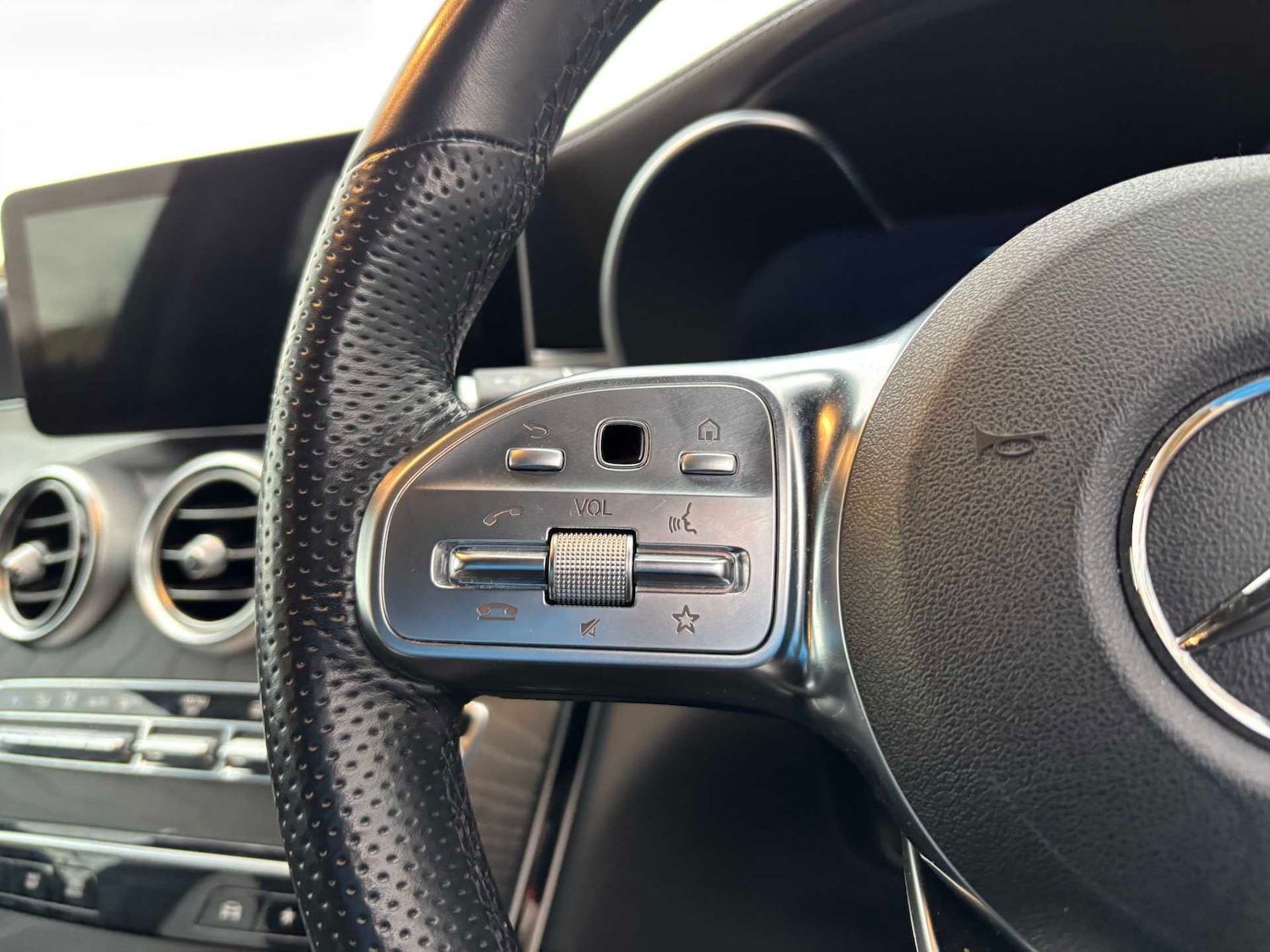 Used Mercedes-Benz GLC 2021 for sale - 76501951: Photo 18