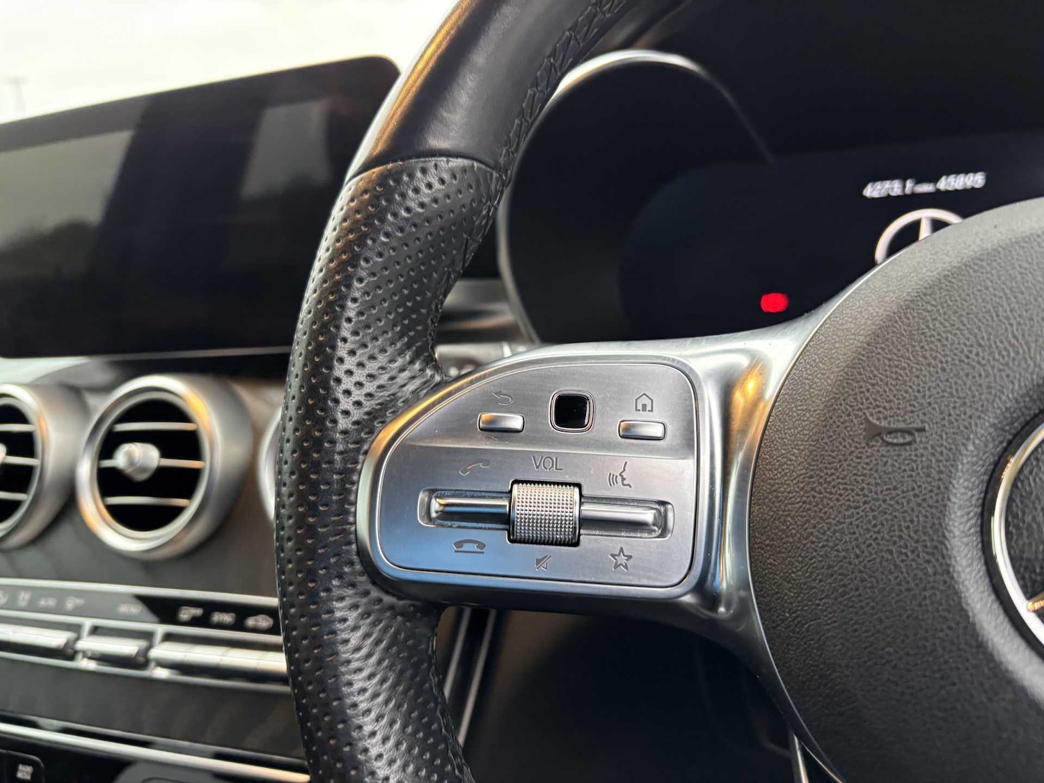 Used Mercedes-Benz GLC 2020 for sale - 77032270: Photo 18