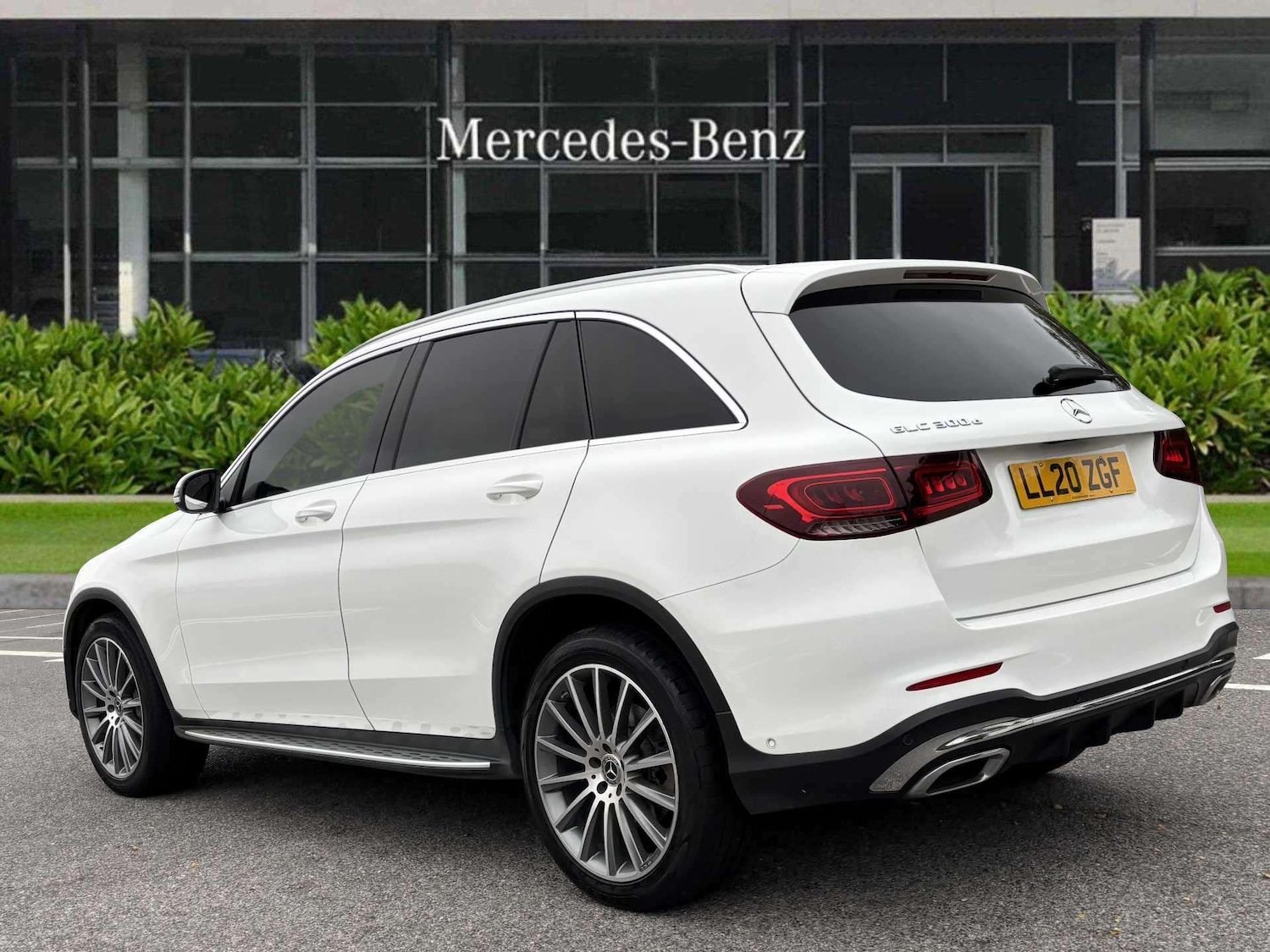 Used Mercedes-Benz GLC 2020 for sale - 77032270: Photo 2