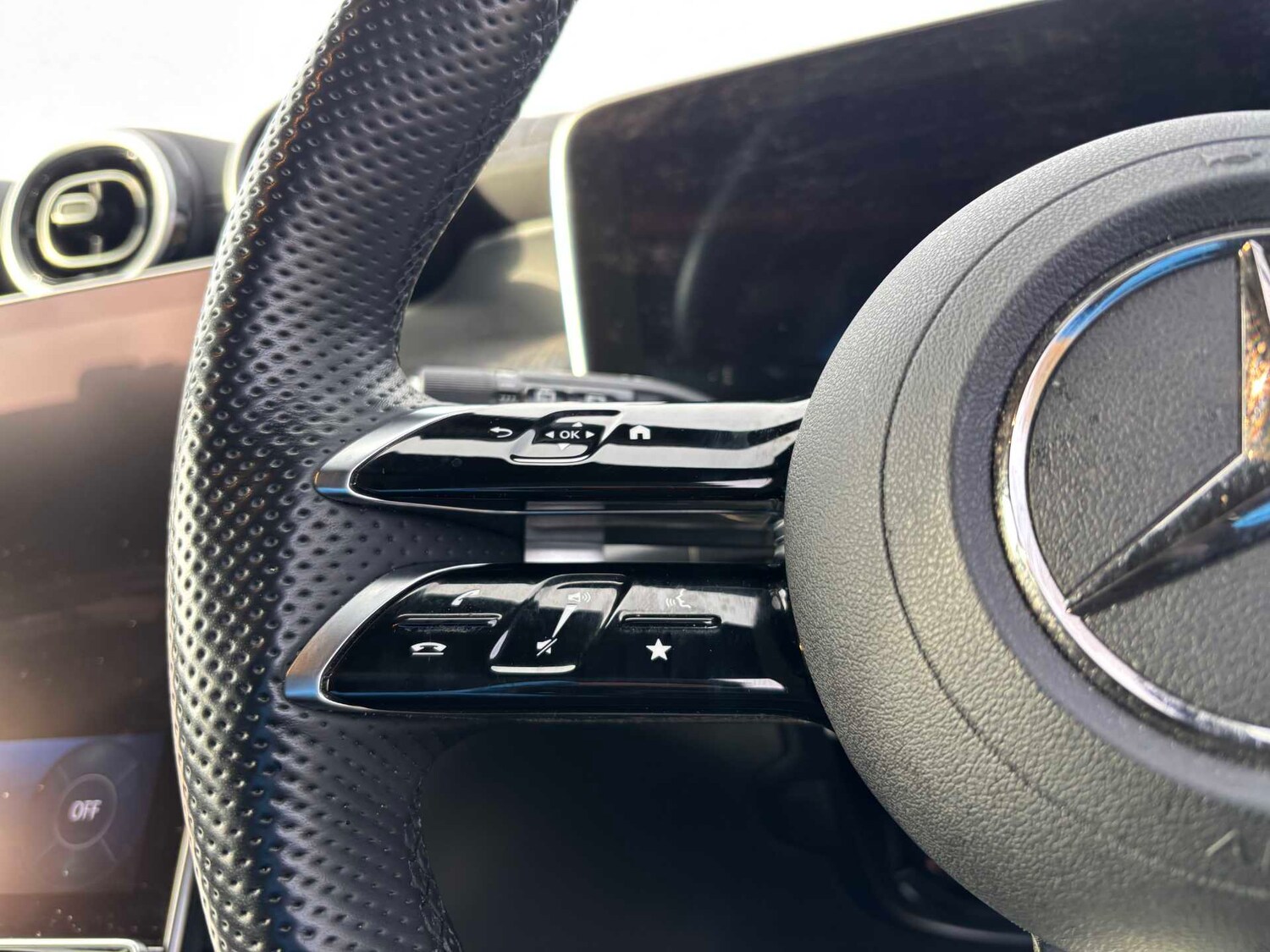 Used Mercedes-Benz GLC 2023 for sale - 77540833: Photo 18