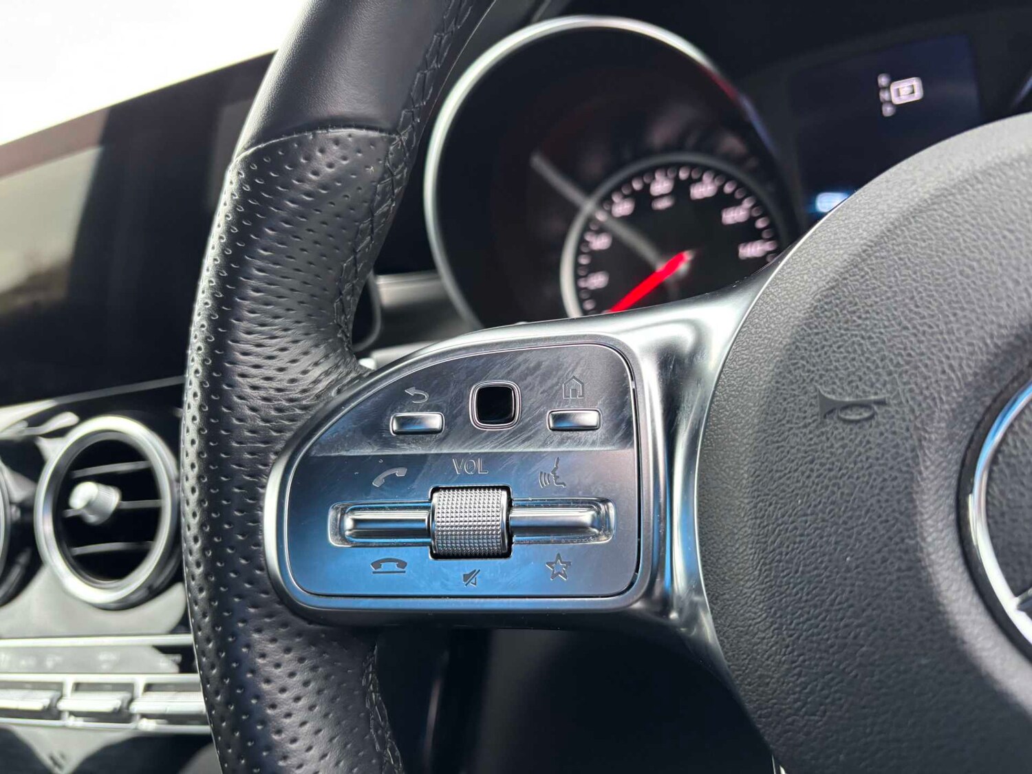 Used Mercedes-Benz GLC 2022 for sale - 77913701: Photo 18