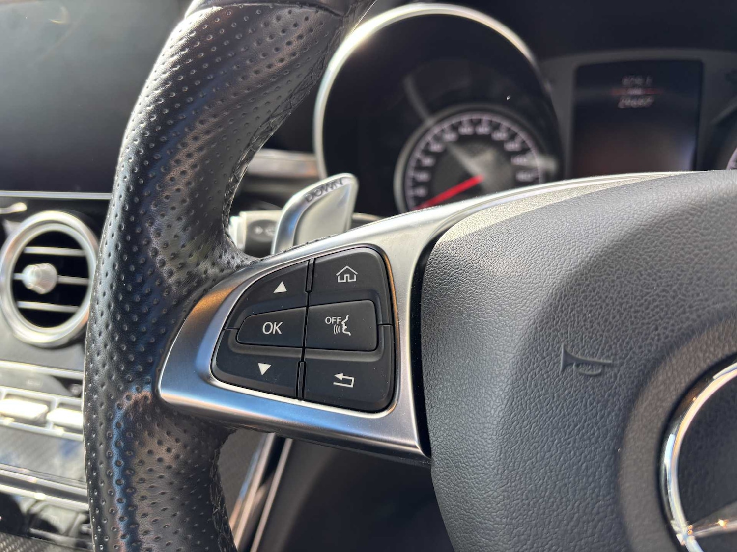 Used Mercedes-Benz C Class 2018 for sale - 75917853: Photo 18