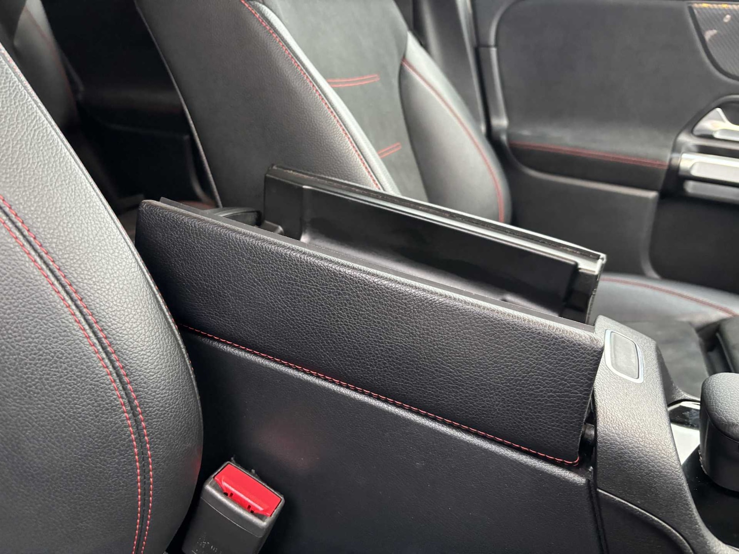 Used Mercedes-Benz GLB 2021 for sale - 76205112: Photo 31