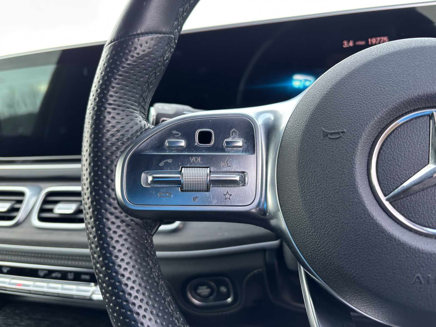 Used Mercedes-Benz GLE 2022 for sale - 77500195: Photo 18