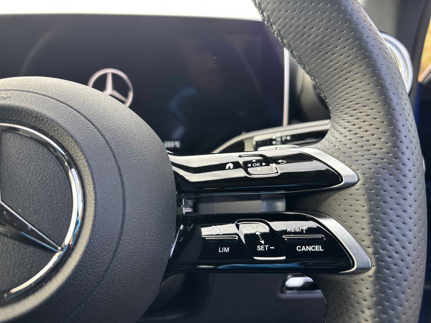 Used Mercedes-Benz GLC 2023 for sale - 76460527: Photo 19