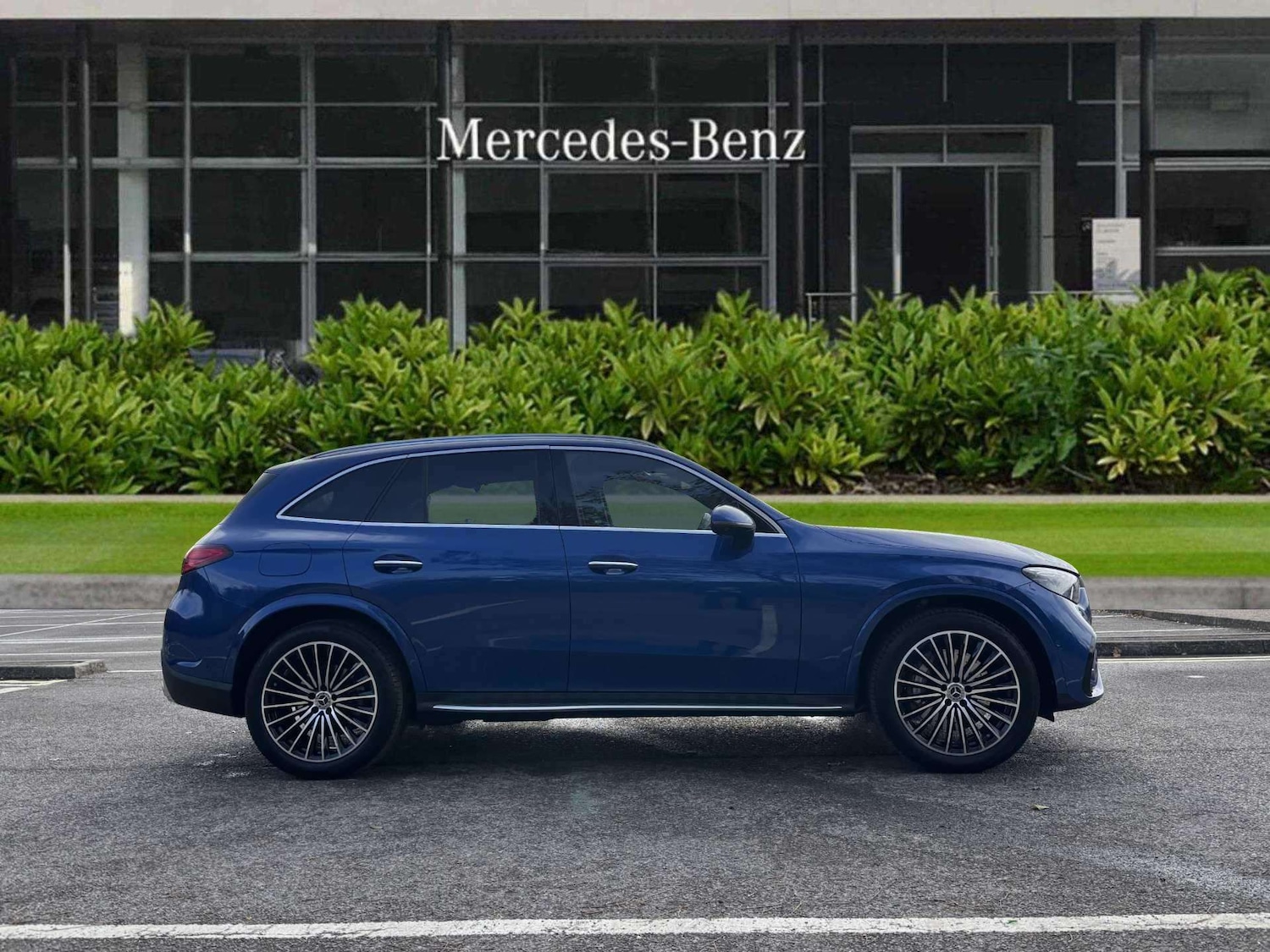 Used Mercedes-Benz GLC 2023 for sale - 76460527: Photo 6