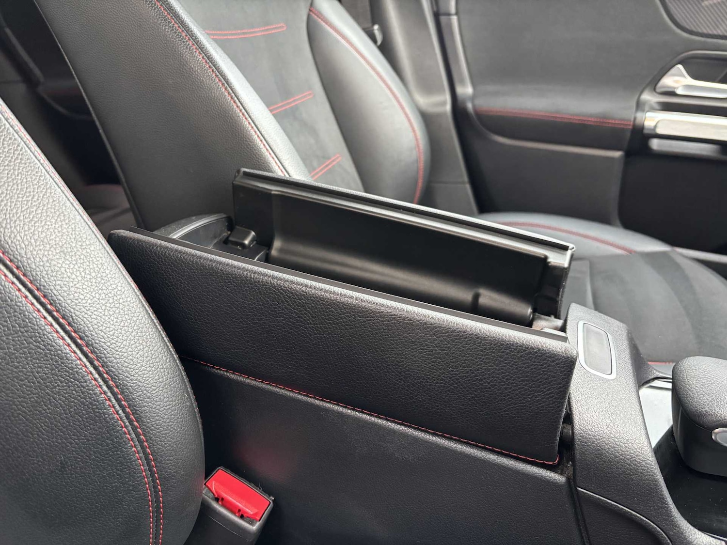 Used Mercedes-Benz GLB 2022 for sale - 76421253: Photo 32