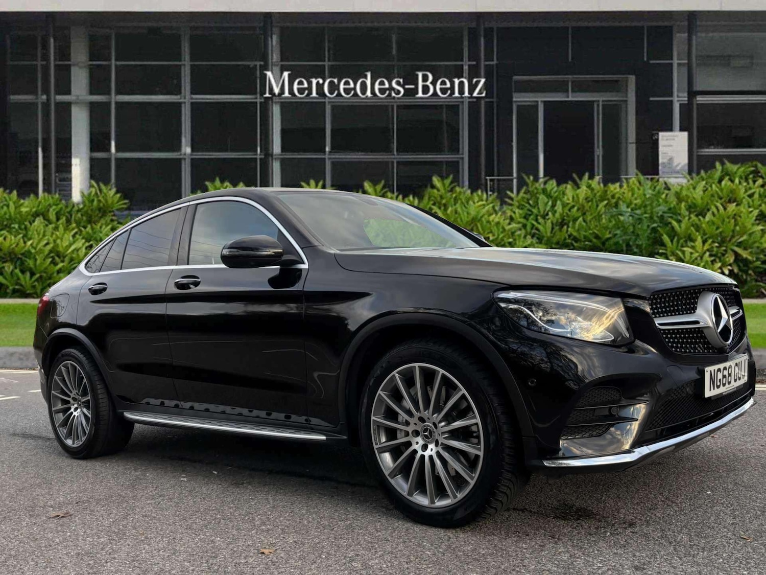 Used Mercedes-Benz GLC 2018 for sale - 76362677: Photo 1