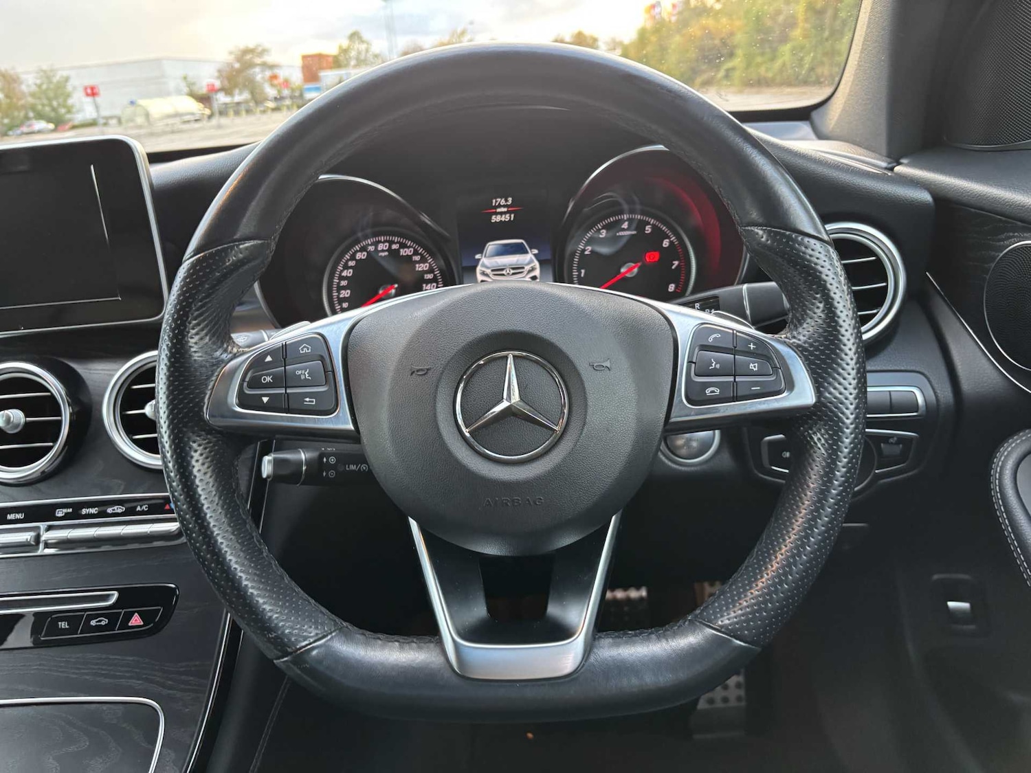 Used Mercedes-Benz GLC 2018 for sale - 76362677: Photo 16