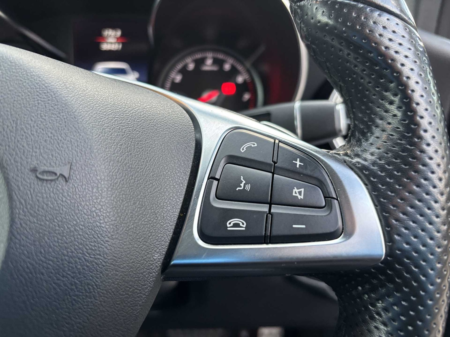 Used Mercedes-Benz GLC 2018 for sale - 76362677: Photo 19