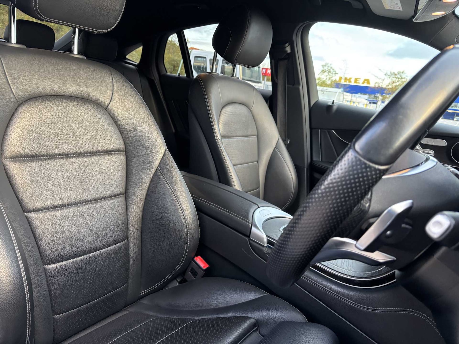 Used Mercedes-Benz GLC 2018 for sale - 76362677: Photo 32