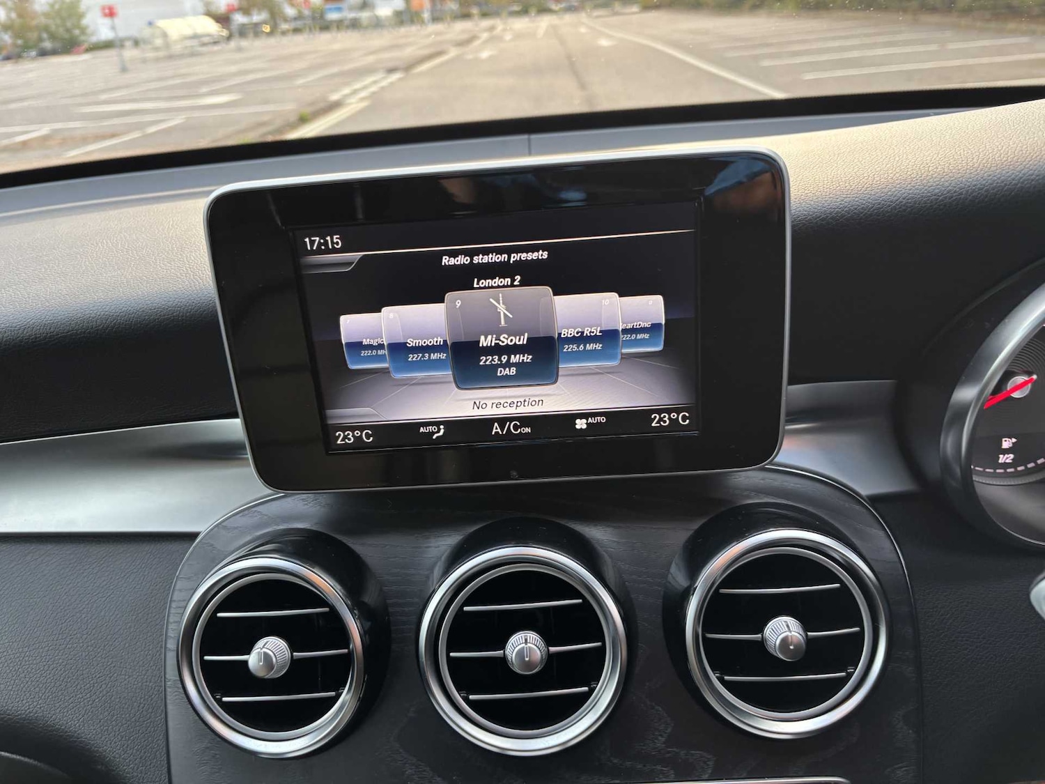 Used Mercedes-Benz GLC 2018 for sale - 76362677: Photo 34