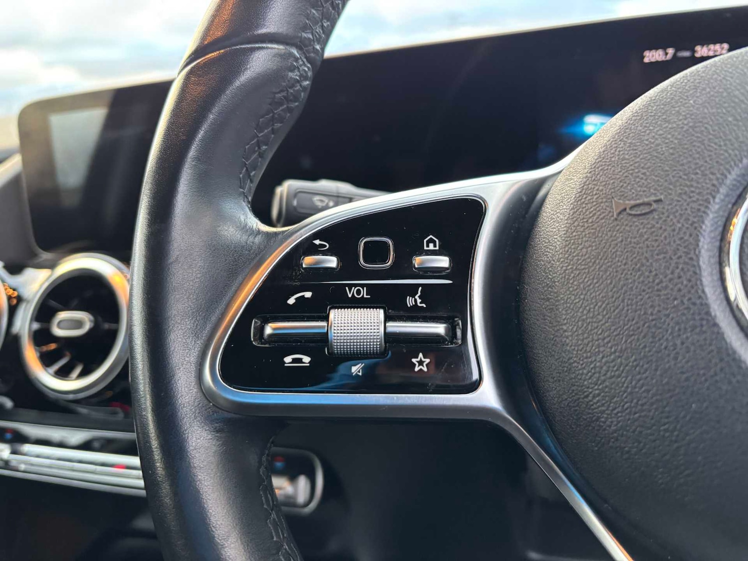 Used Mercedes-Benz GLA 2021 for sale - 76746094: Photo 18