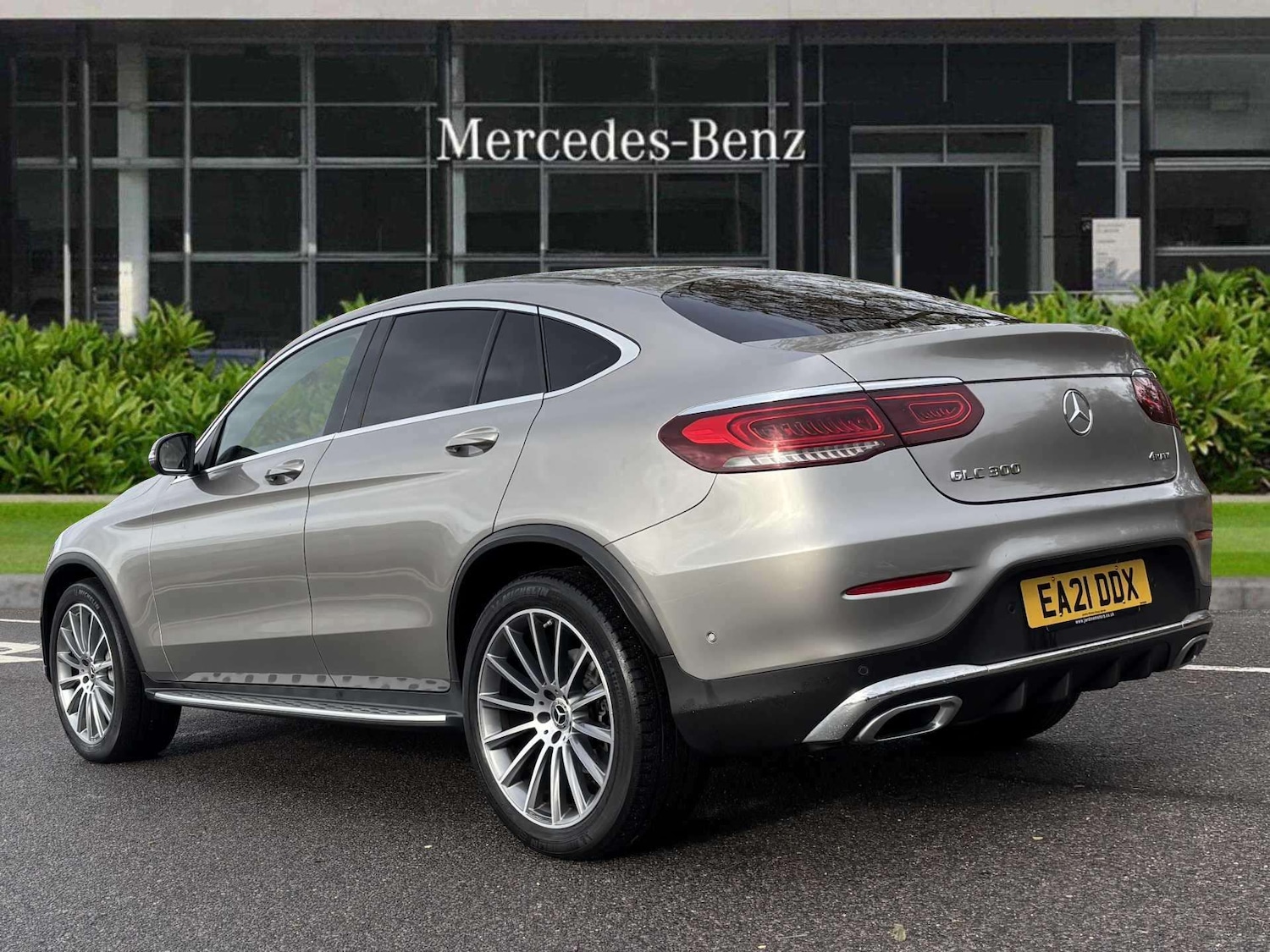 Used Mercedes-Benz GLC 2021 for sale - 76373694: Photo 2
