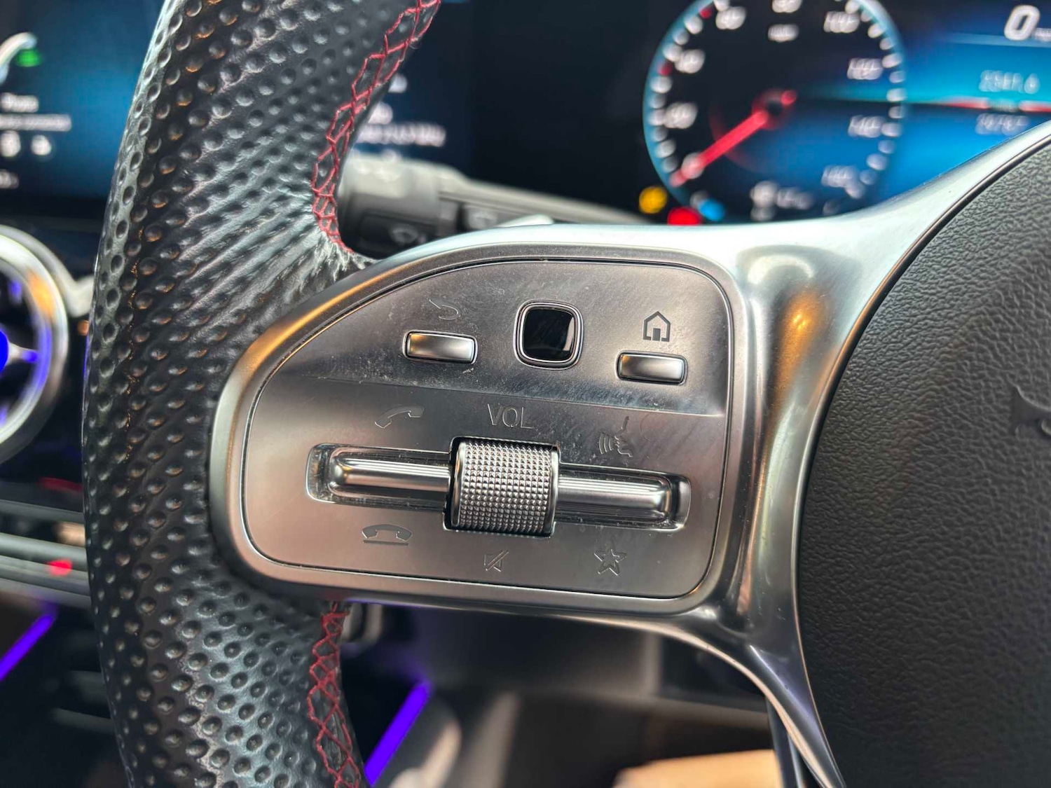 Used Mercedes-Benz GLB 2023 for sale - 76501859: Photo 17