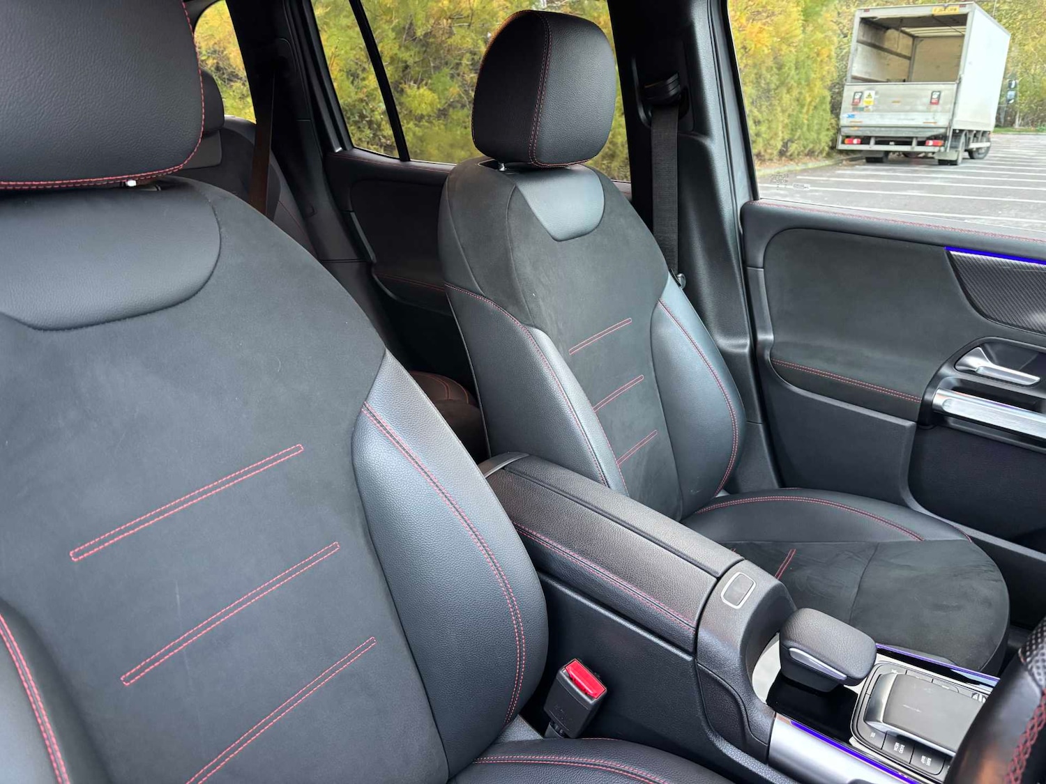 Used Mercedes-Benz GLB 2023 for sale - 76501859: Photo 30