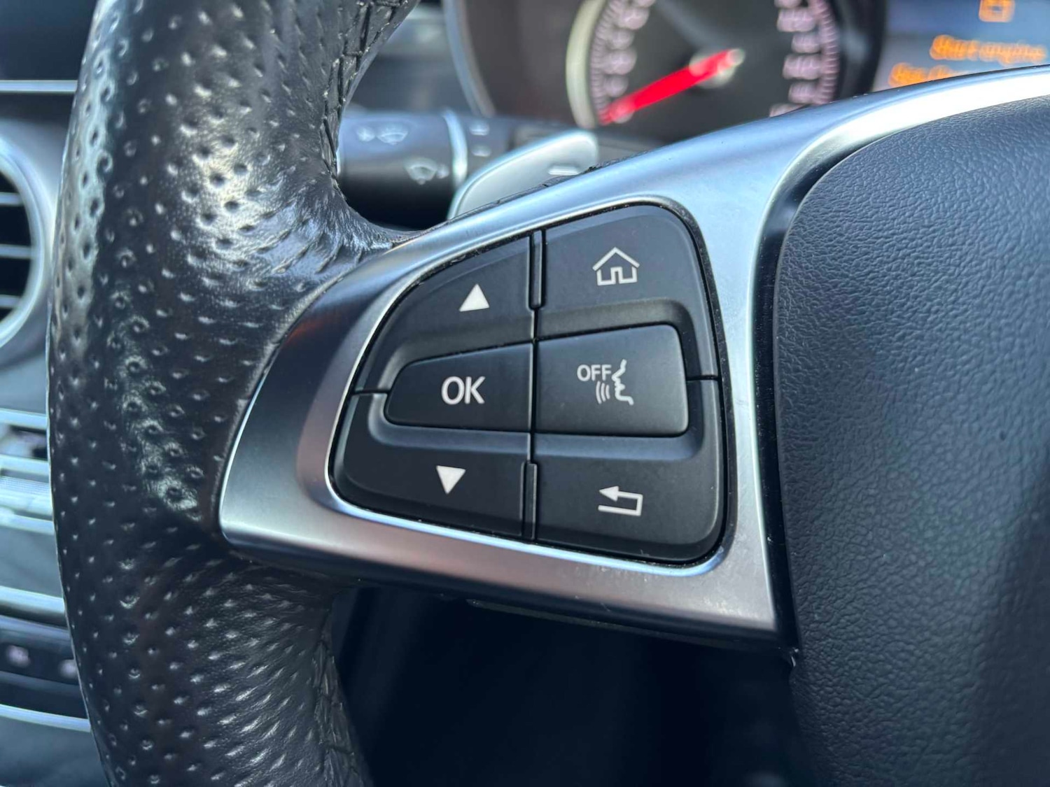 Used Mercedes-Benz C Class 2018 for sale - 76774343: Photo 18