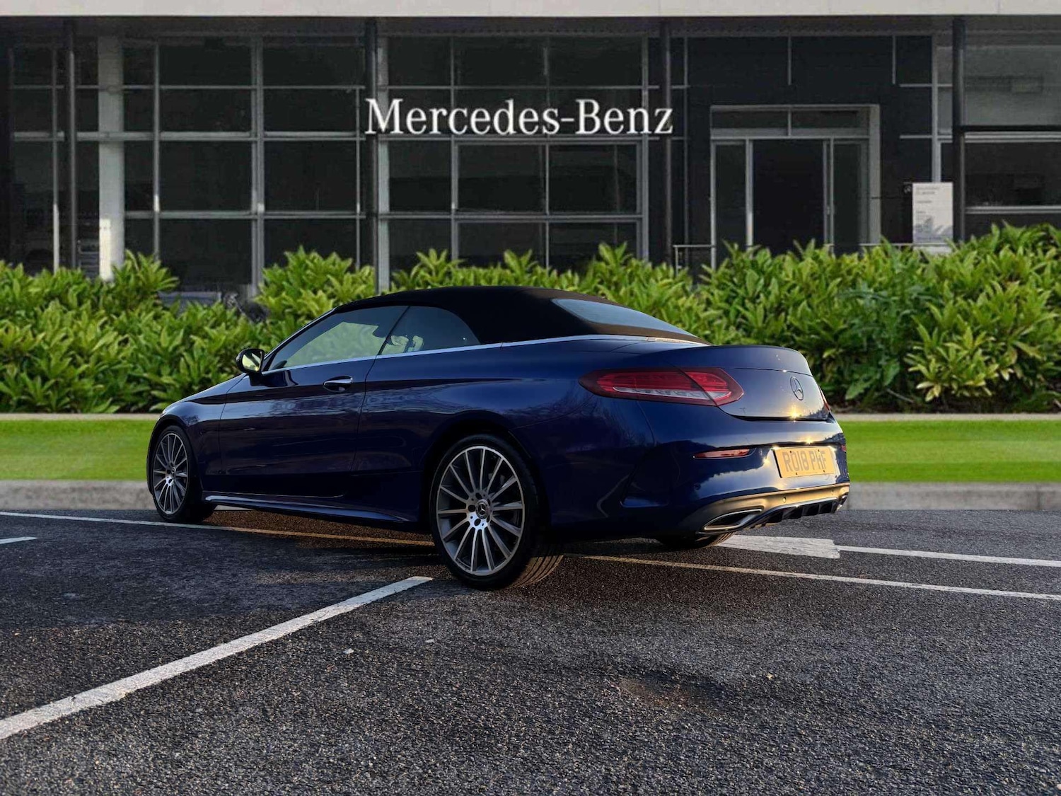 Used Mercedes-Benz C Class 2018 for sale - 76774343: Photo 2