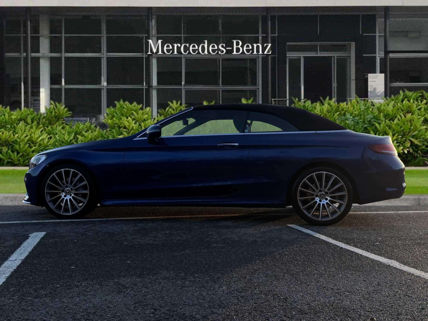 Used Mercedes-Benz C Class 2018 for sale - 76774343: Photo 3