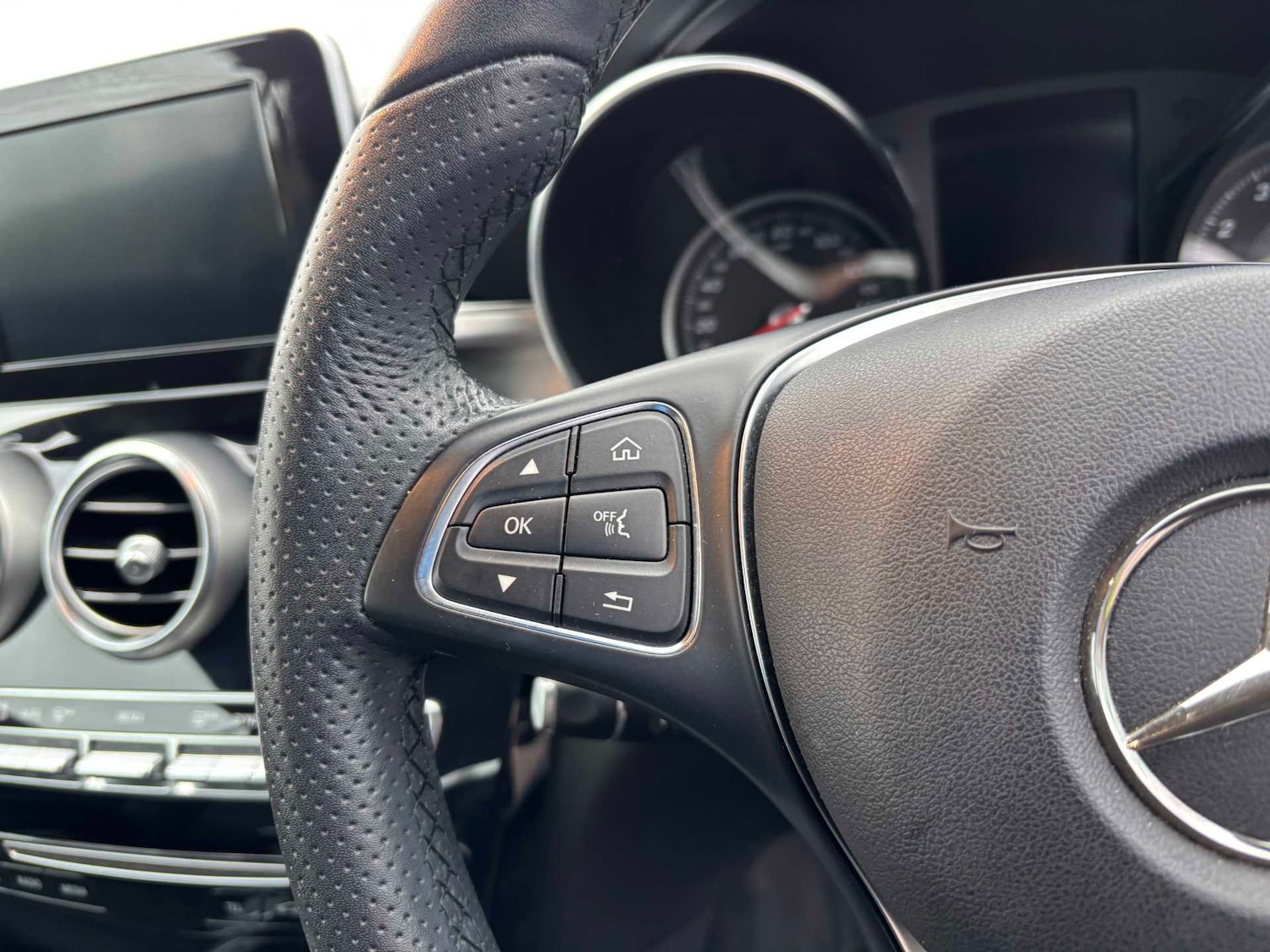 Used Mercedes-Benz C Class 2017 for sale - 77472541: Photo 18