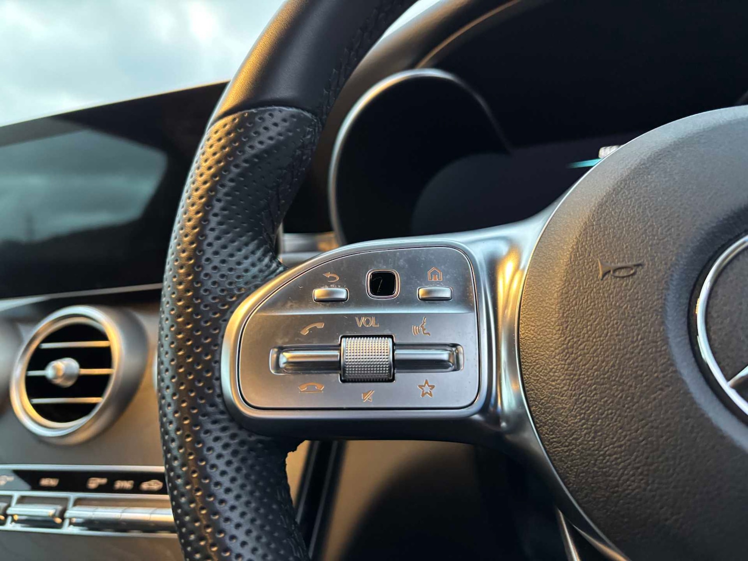 Used Mercedes-Benz C Class 2020 for sale - 76705060: Photo 18