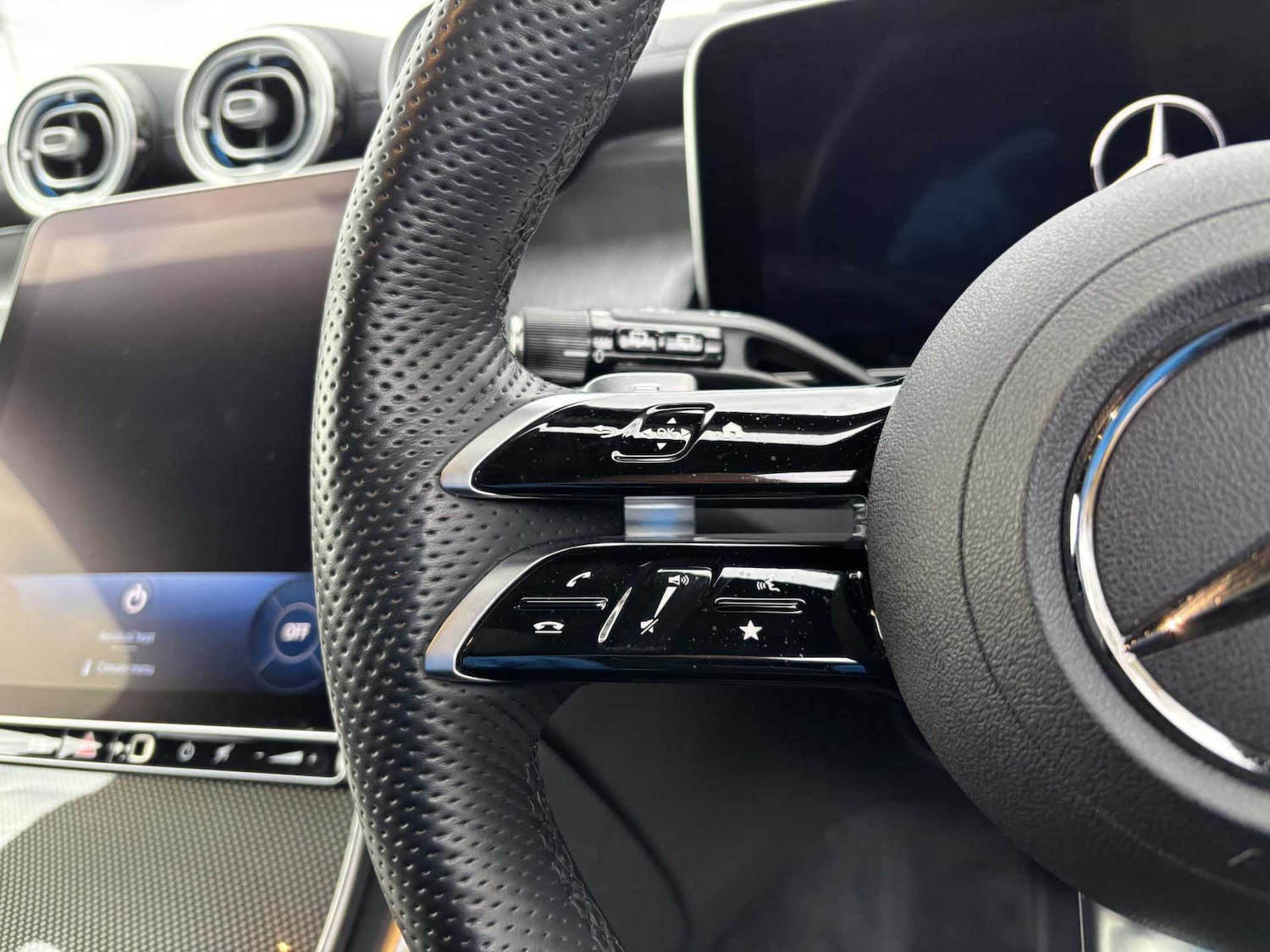 Used Mercedes-Benz GLC 2023 for sale - 76316138: Photo 18