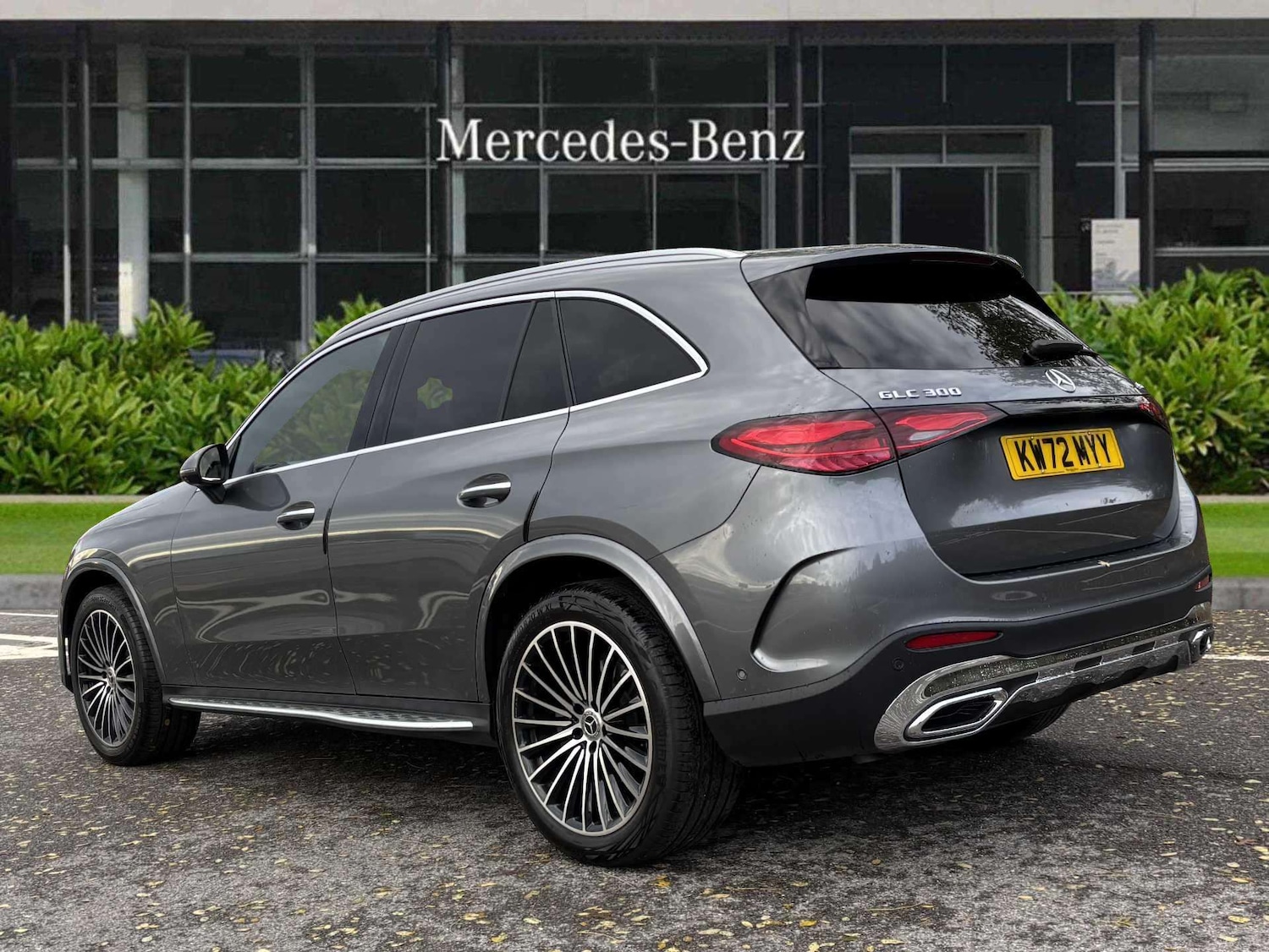 Used Mercedes-Benz GLC 2023 for sale - 76316138: Photo 2