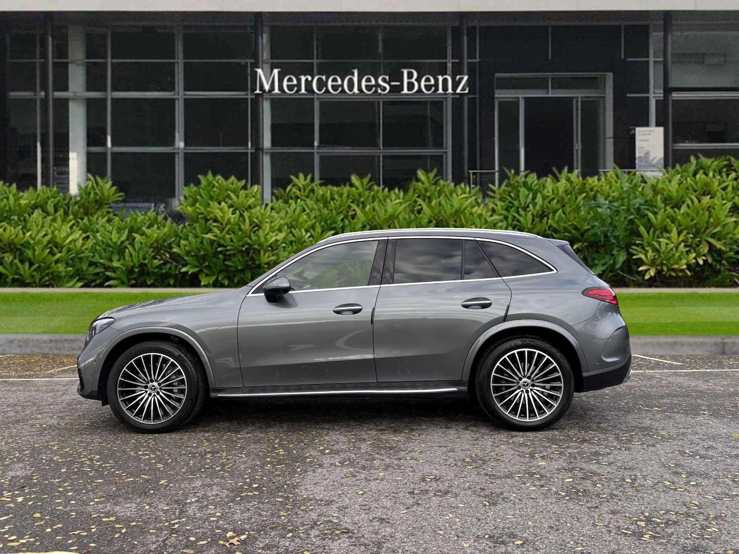 Used Mercedes-Benz GLC 2023 for sale - 76316138: Photo 3
