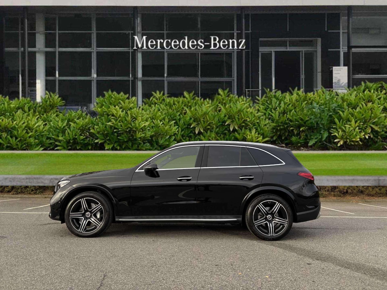 Used Mercedes-Benz GLC 2023 for sale - 76421047: Photo 3