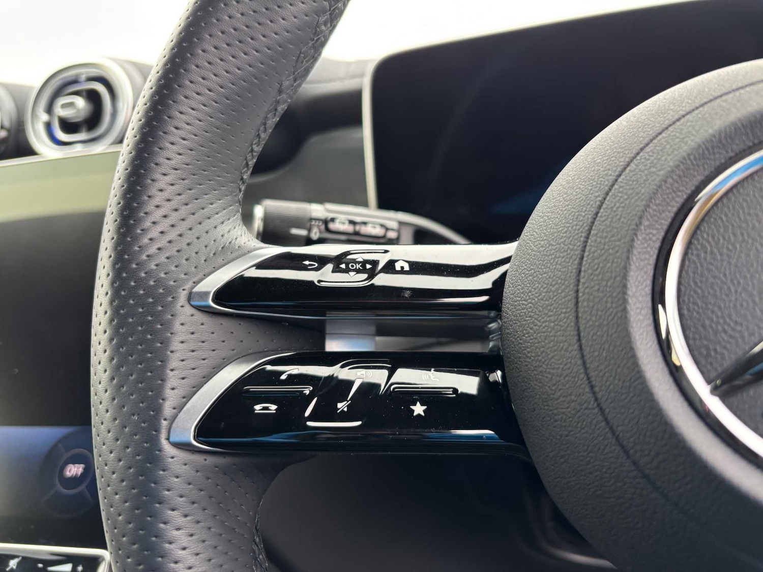 Used Mercedes-Benz GLC 2024 for sale - 76902266: Photo 18