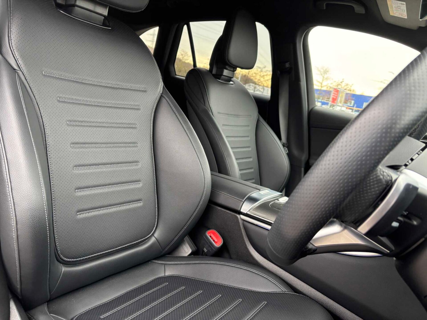 Used Mercedes-Benz GLC 2024 for sale - 76902266: Photo 32