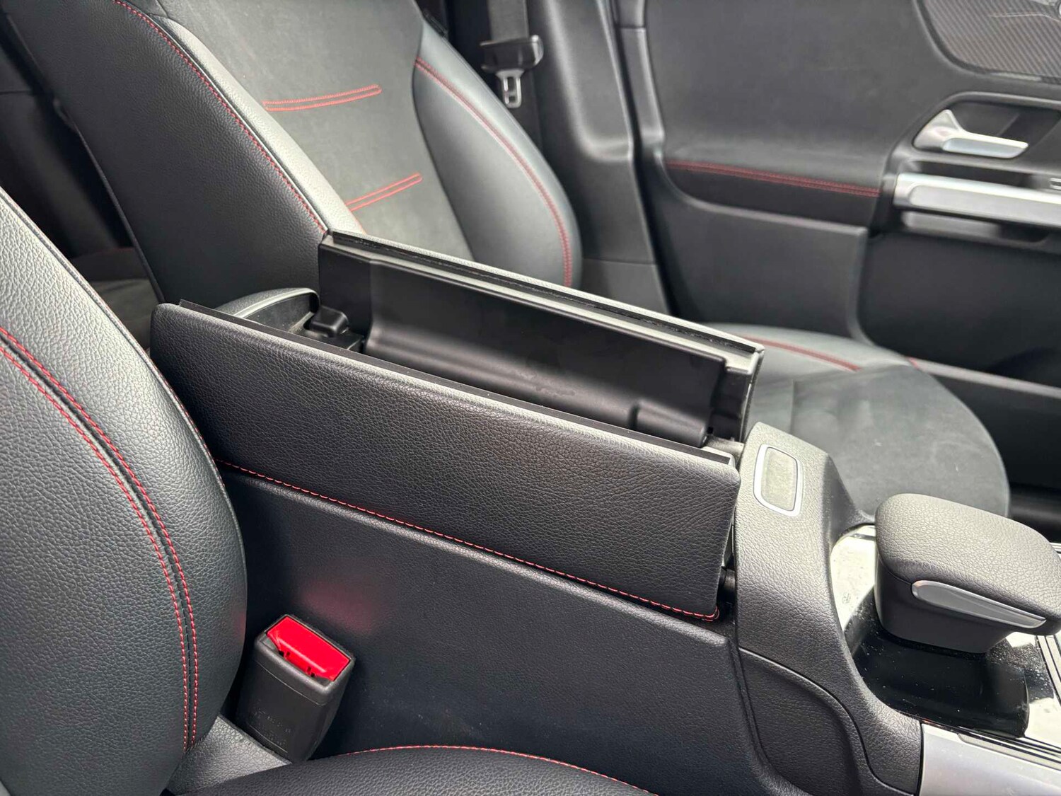 Used Mercedes-Benz GLB 2022 for sale - 77894363: Photo 31