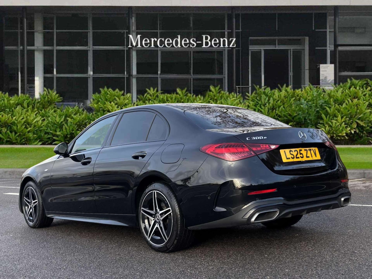 Used Mercedes-Benz C Class 2025 for sale - 76515517: Photo 2