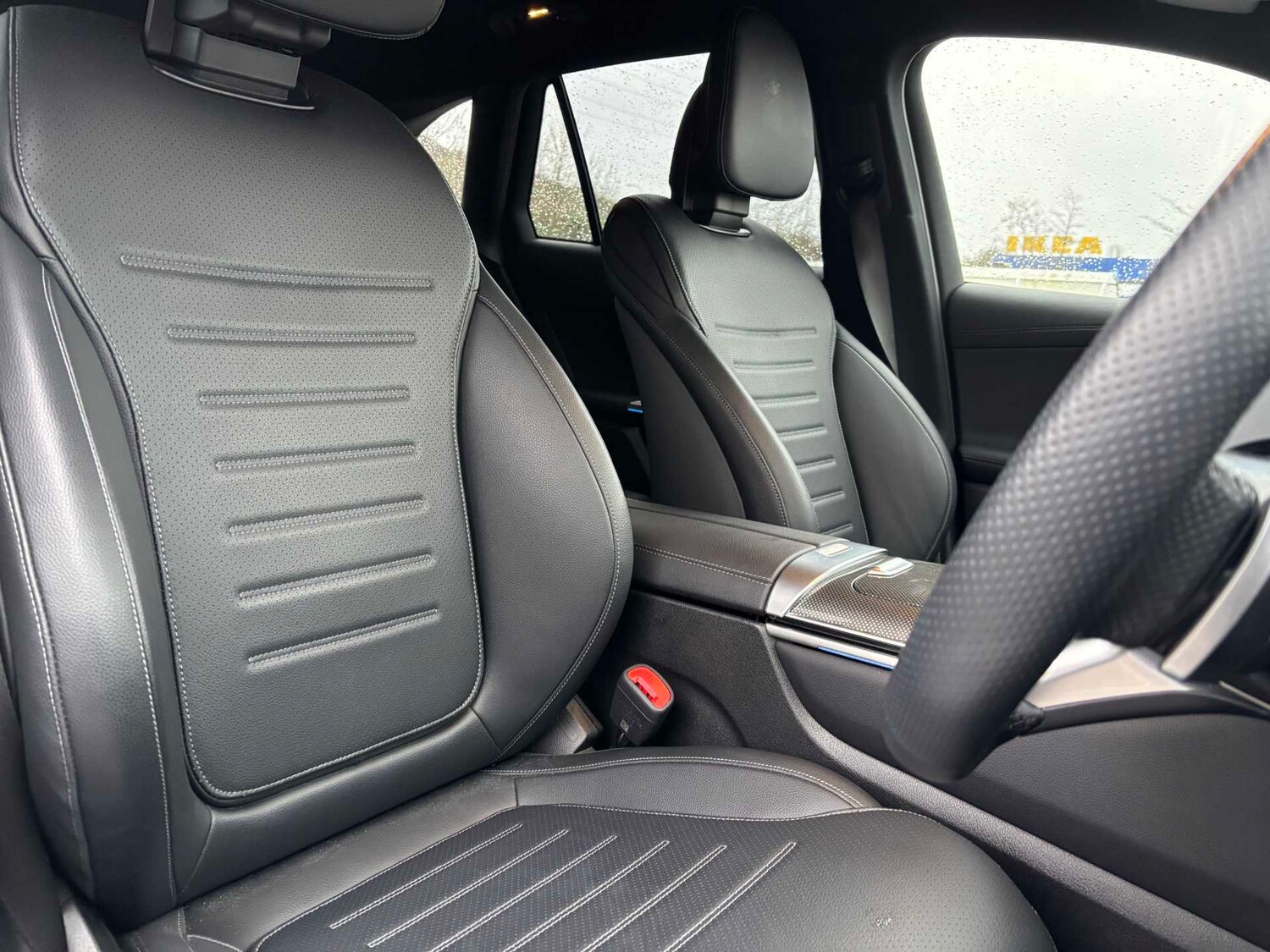 Used Mercedes-Benz GLC 2024 for sale - 76902358: Photo 32