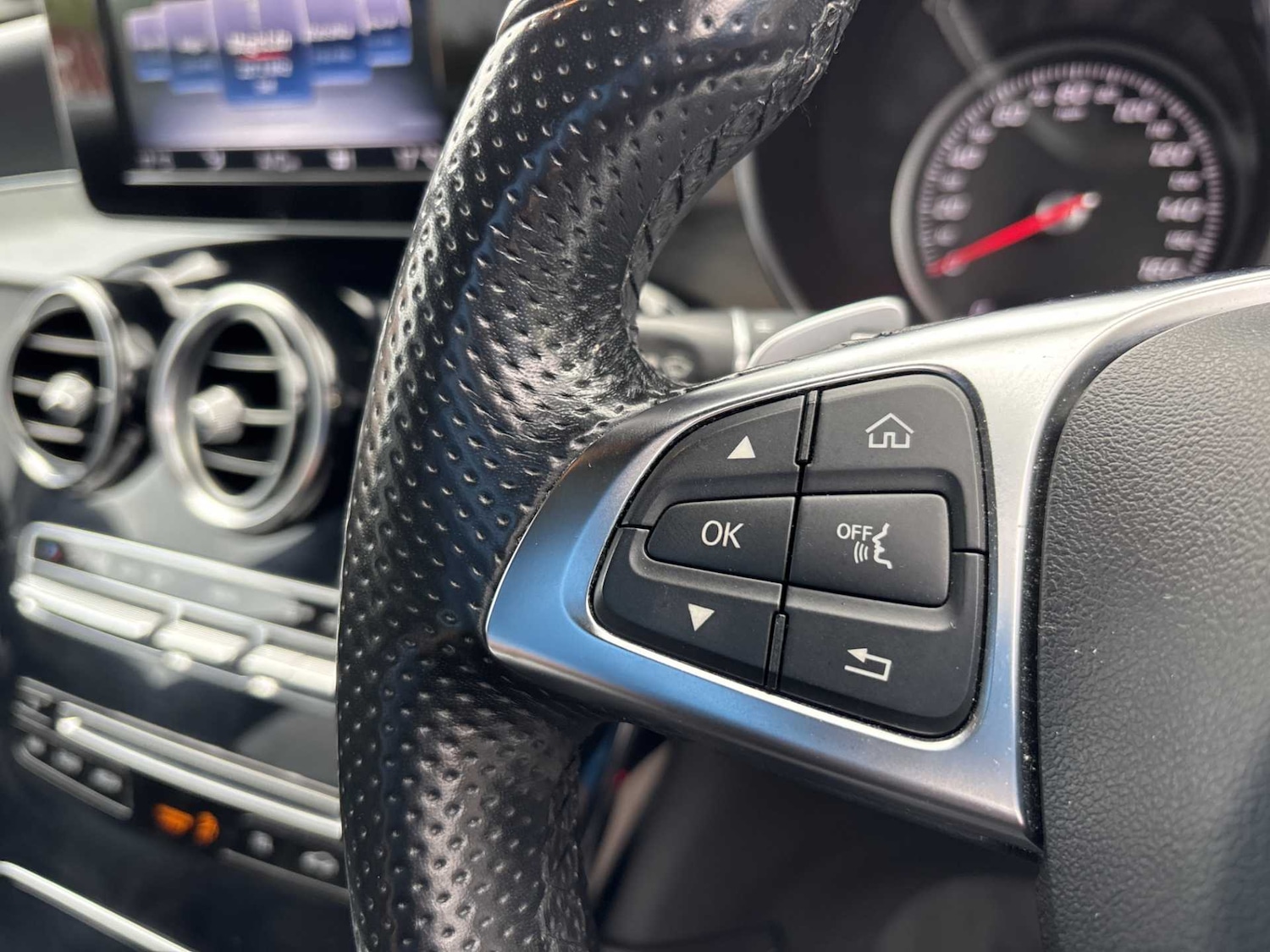 Used Mercedes-Benz GLC 2017 for sale - 76390626: Photo 18