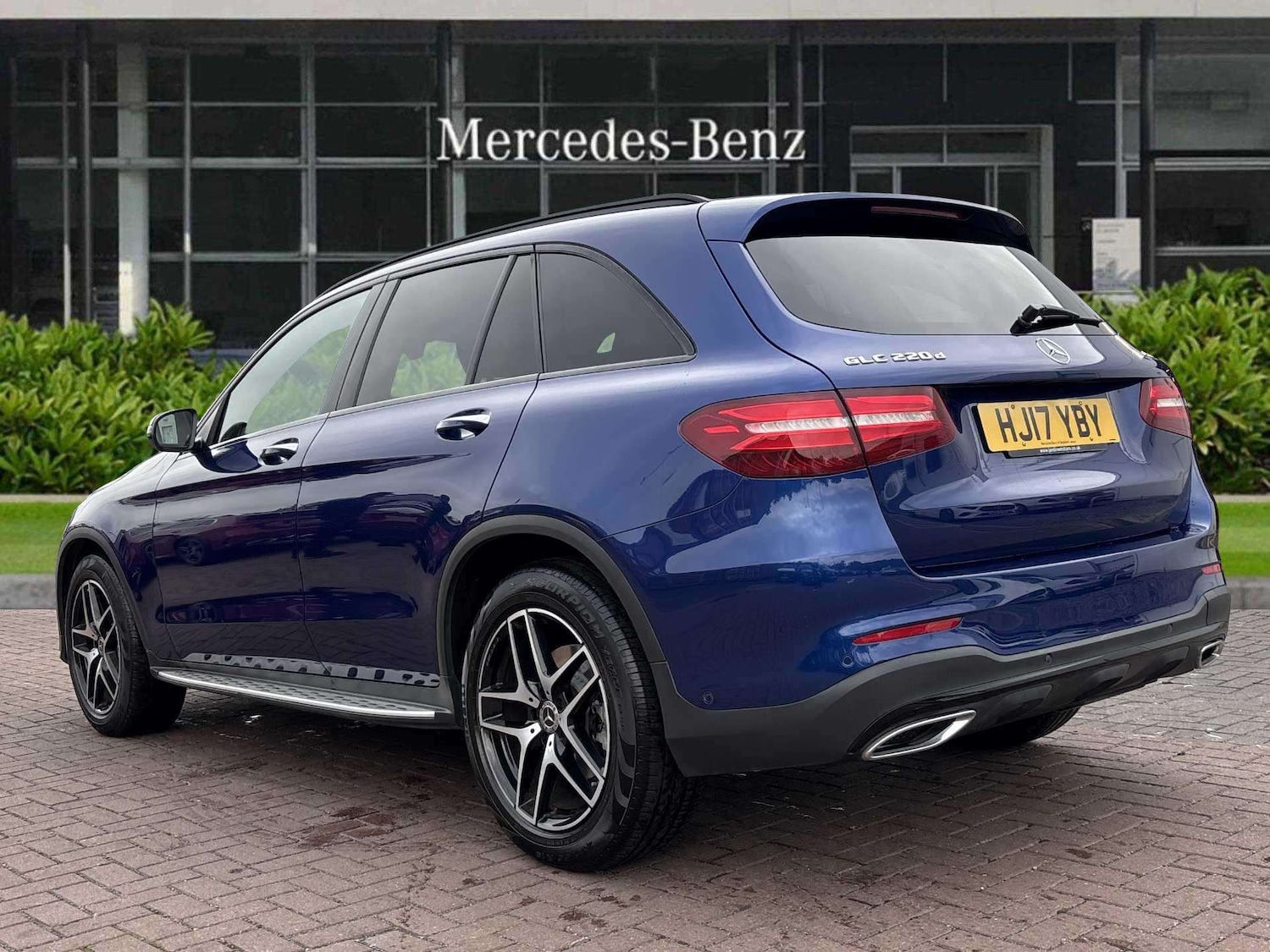 Used Mercedes-Benz GLC 2017 for sale - 76390626: Photo 2