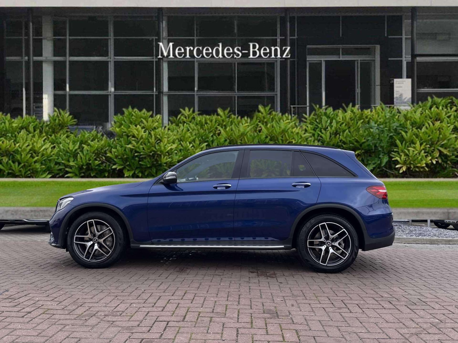 Used Mercedes-Benz GLC 2017 for sale - 76390626: Photo 3