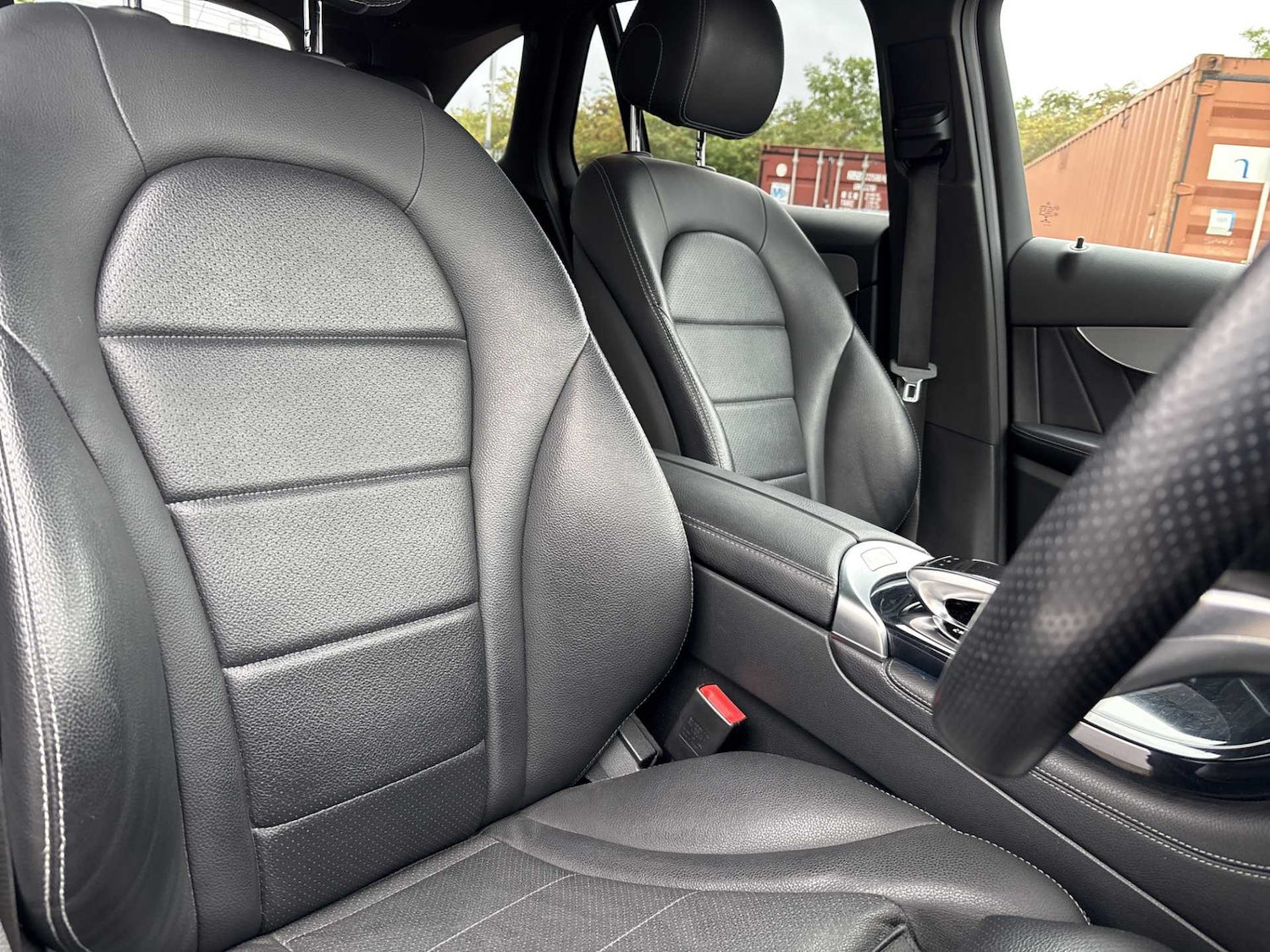 Used Mercedes-Benz GLC 2017 for sale - 76390626: Photo 32