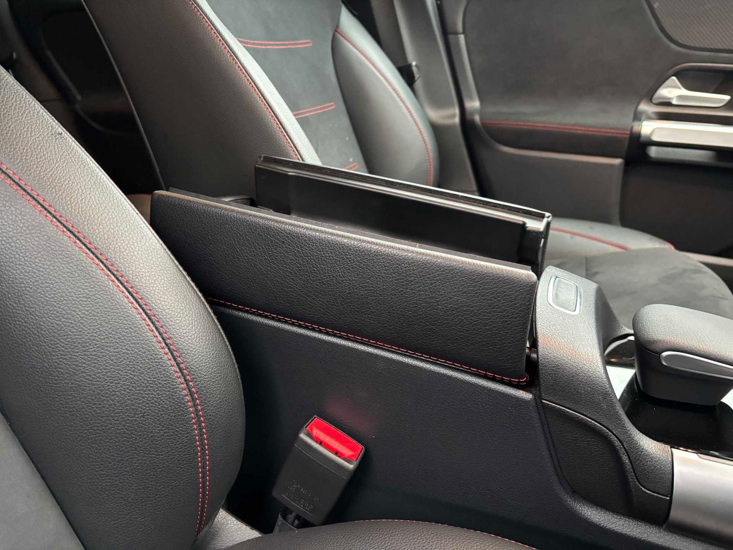 Used Mercedes-Benz GLB 2022 for sale - 77979425: Photo 31