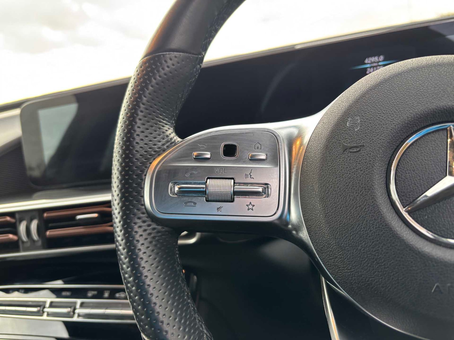 Used Mercedes-Benz EQC 2021 for sale - 76329129: Photo 18